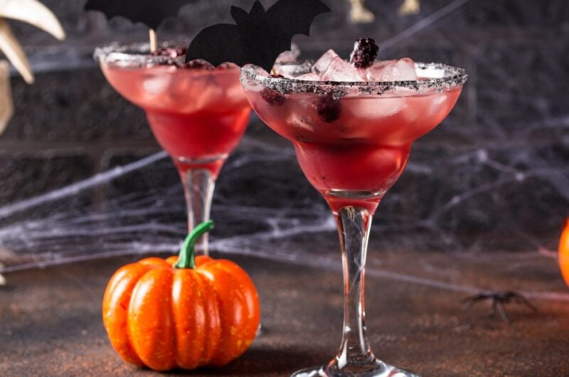 17 Spooky Halloween Cocktails with Vodka (+ Easy Recipes)