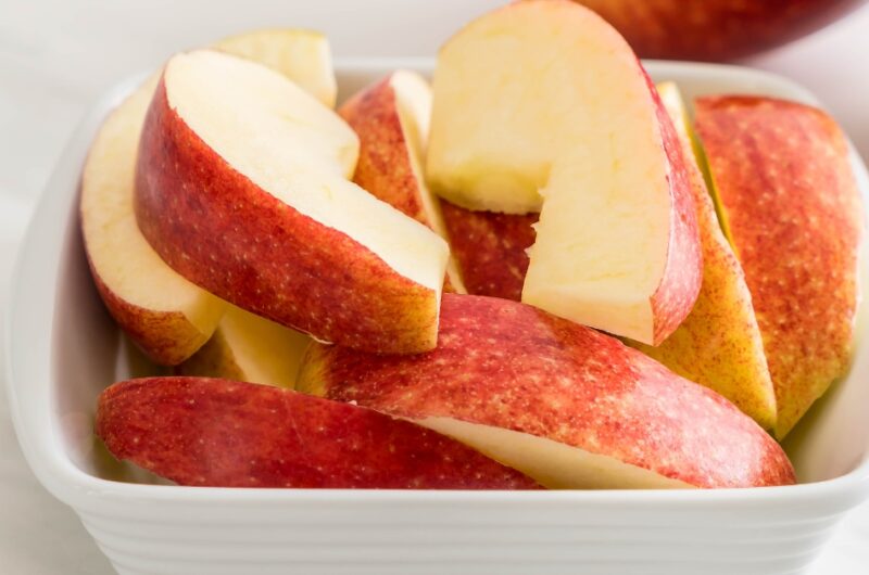 How to Freeze Apples (The Easy Way!)
