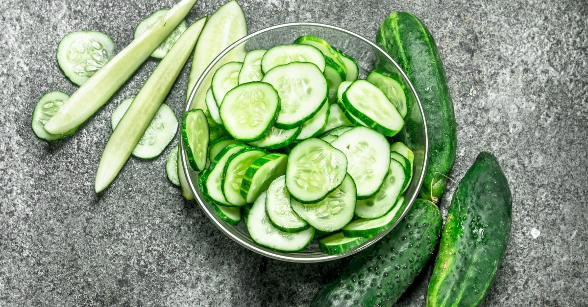 Fresh Organic Green Cucumber Slices
