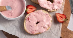 Bagels Bread with Strawberry Cream Cheese Sauce and Fresh Strawberries