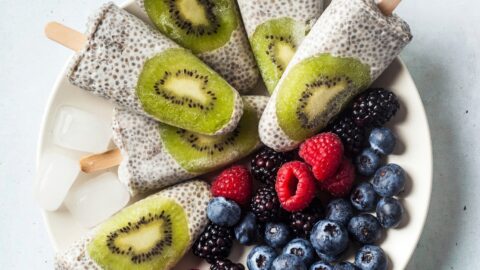 Cold Protein Popsicles with Kiwi, Berries and Chia Seeds