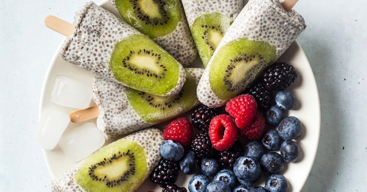 Cold Protein Popsicles with Kiwi, Berries and Chia Seeds