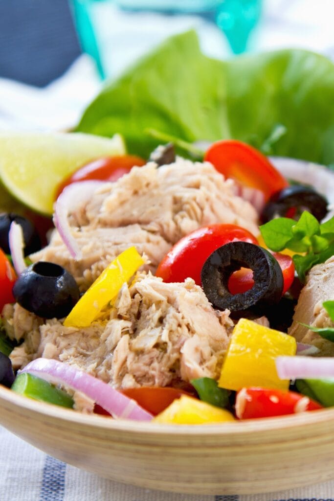 25 BEST Yom Kippur Recipes (Easy + Delicious): Healthy Homemade Tuna Salad with Tomatoes and Black Olives