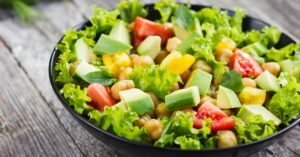 Healthy Avocado Salad with Tomatoes, Chickpeas and Lettuce