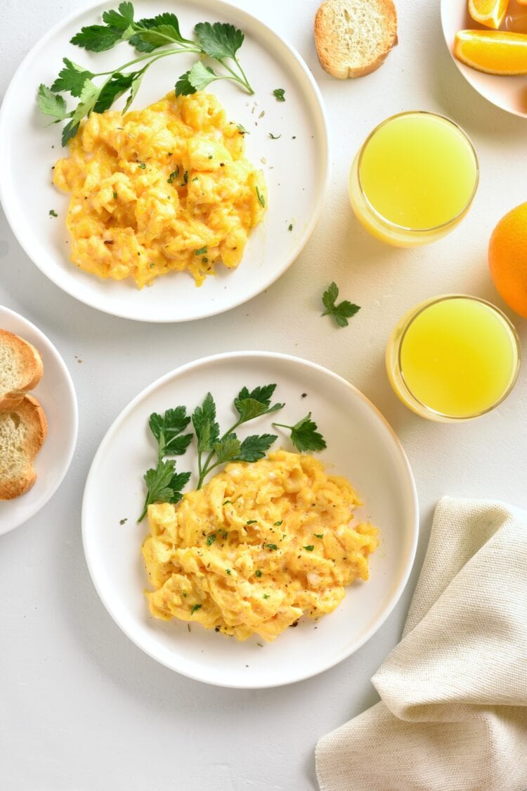 Easy Microwave Scrambled Eggs - Insanely Good