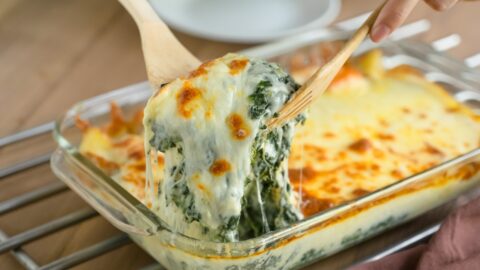 Homemade Cheesy Spinach Artichoke Dip
