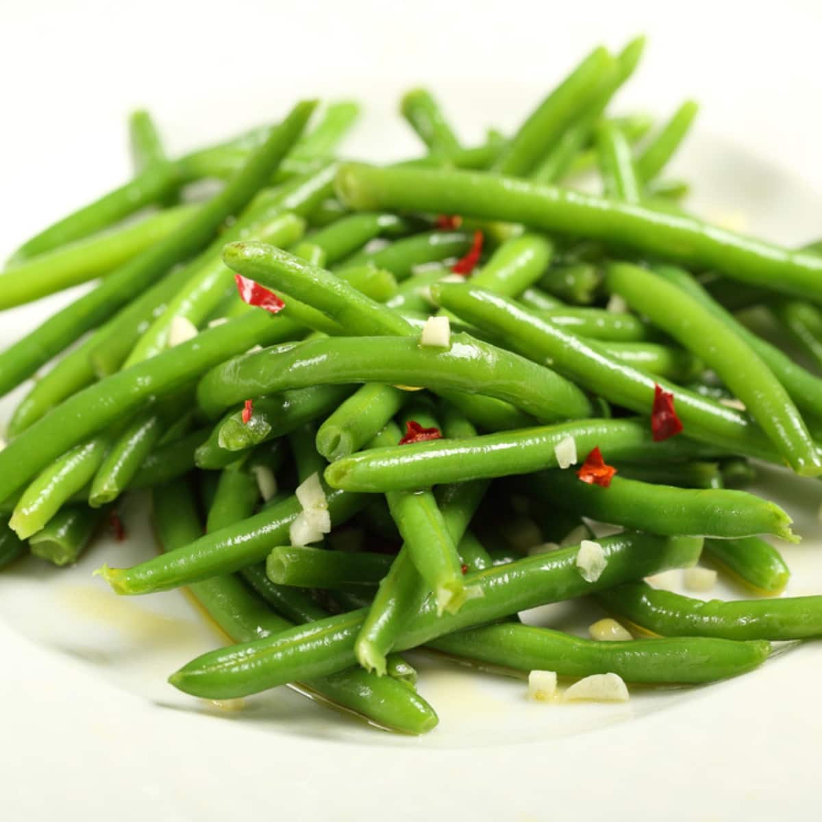 Pile of Microwave Steamed Green Beans With Chili Flakes
