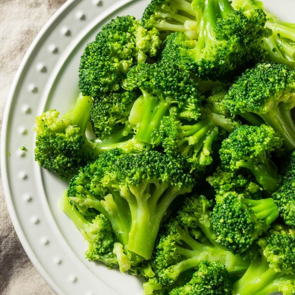 plate of steamed broccoli
