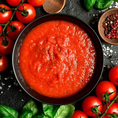 7 Best Tomato Passata Substitutes - Insanely Good