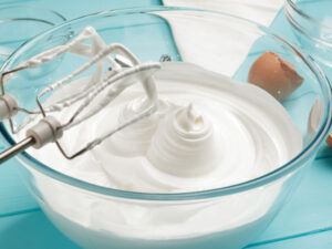 Cool Whip vs. Whipped Cream (What's the Difference?) - Insanely Good