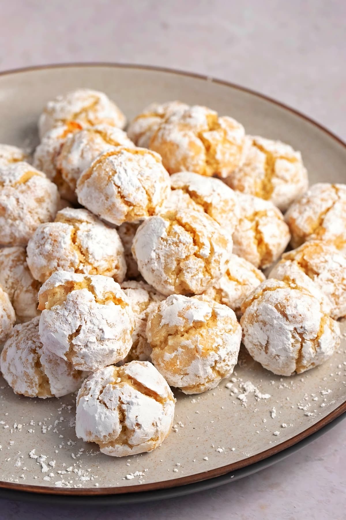 Amaretti Cookies with Powdered Sugar