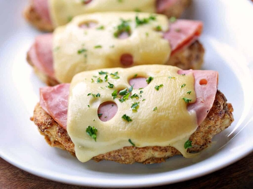 Easy Keto Chicken Cordon Bleu