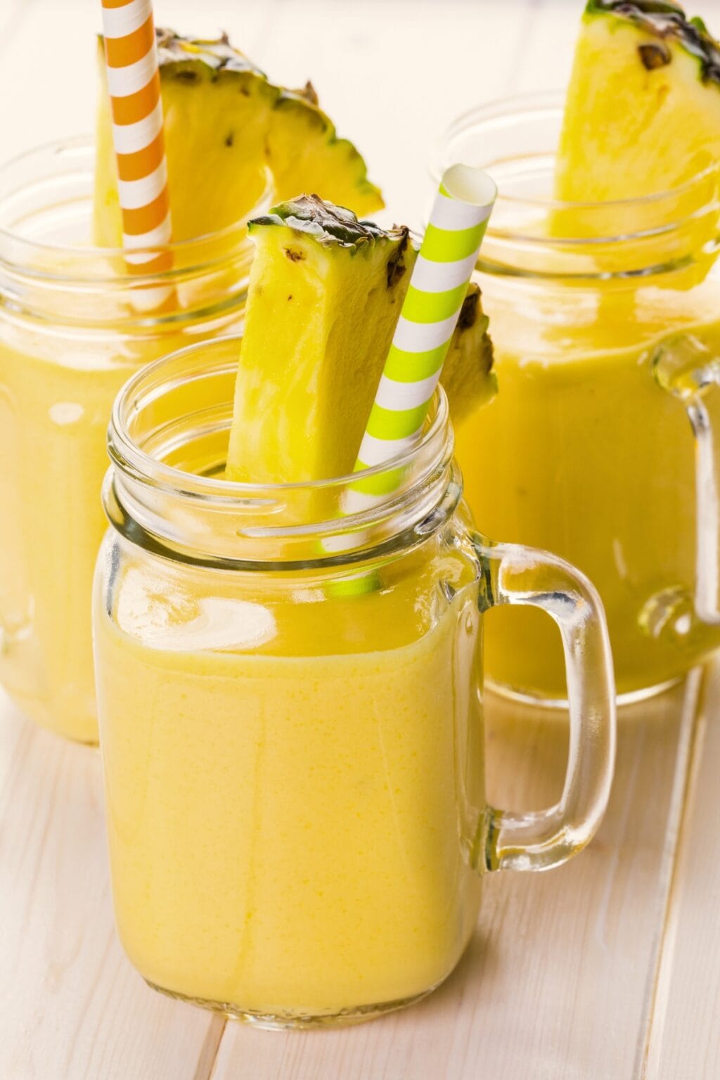 Easy Pineapple Smoothie - Insanely Good