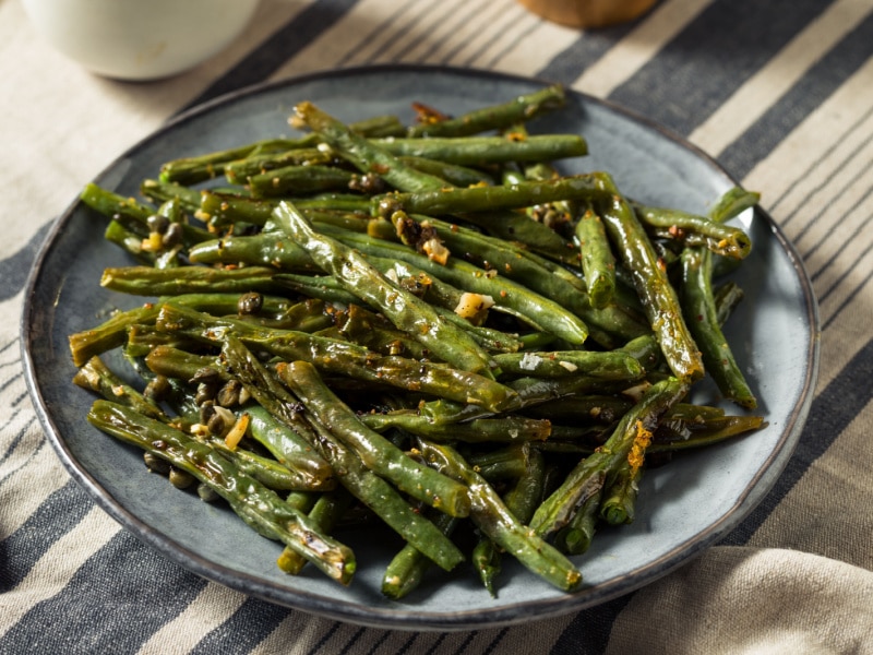 Healthy Homemade Roasted Green Beans with Garlic and Capers