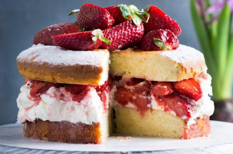 13 Classic British Cake Recipes 