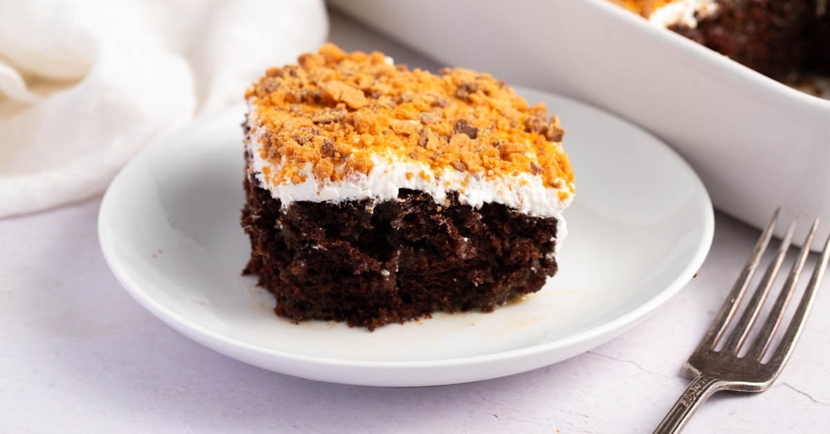 Holy Cow Cake Recipe Butterfinger Poke Cake Insanely Good 9755