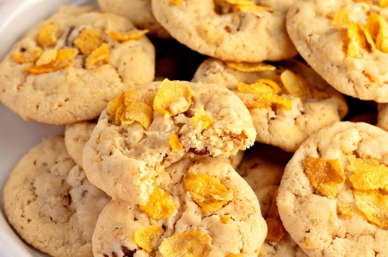 Easy Cornflake Cookies (Chewy and Crispy)