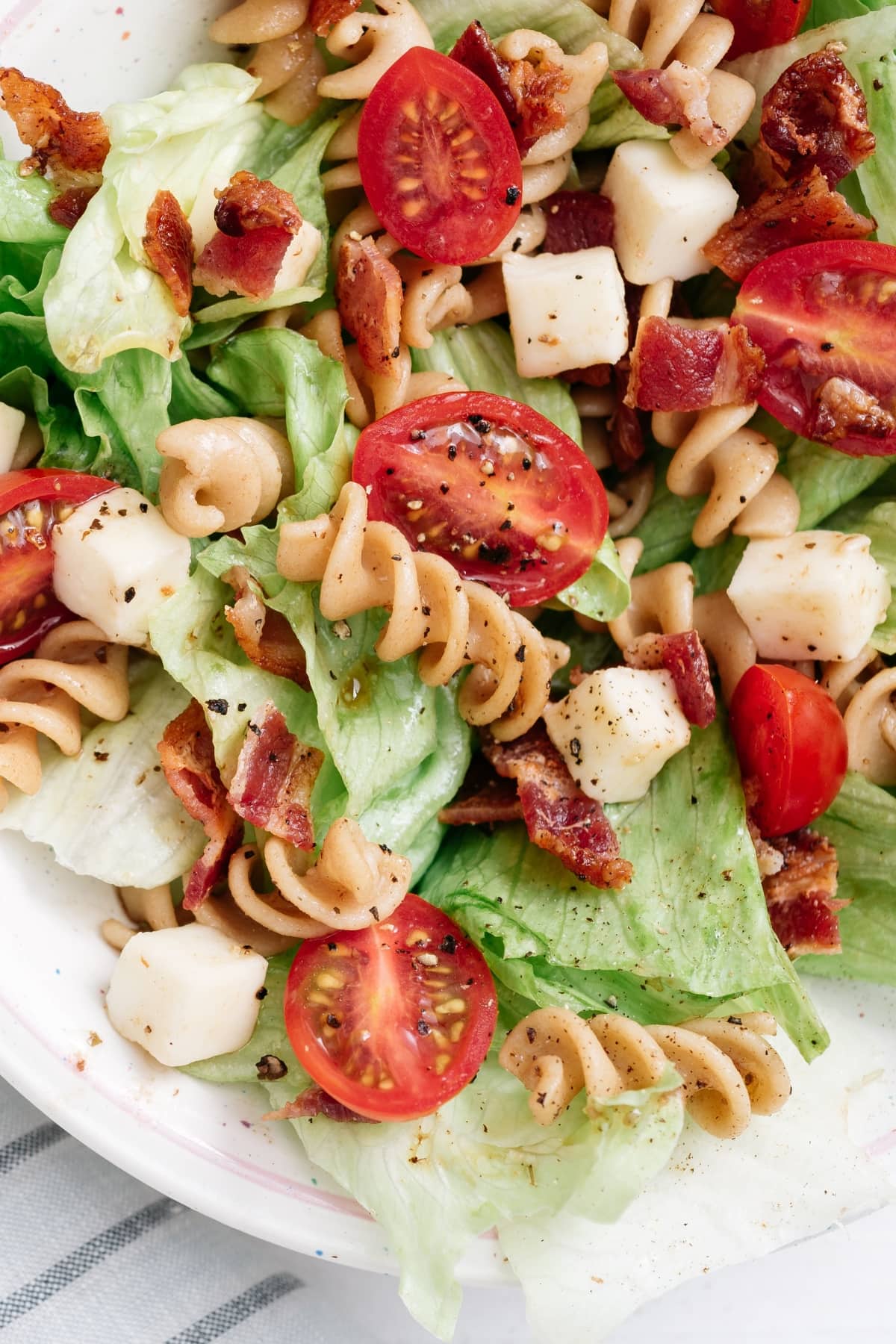 Homemade Healthy BLT Pasta Salad with Bacon, Lettuce and Tomatoes