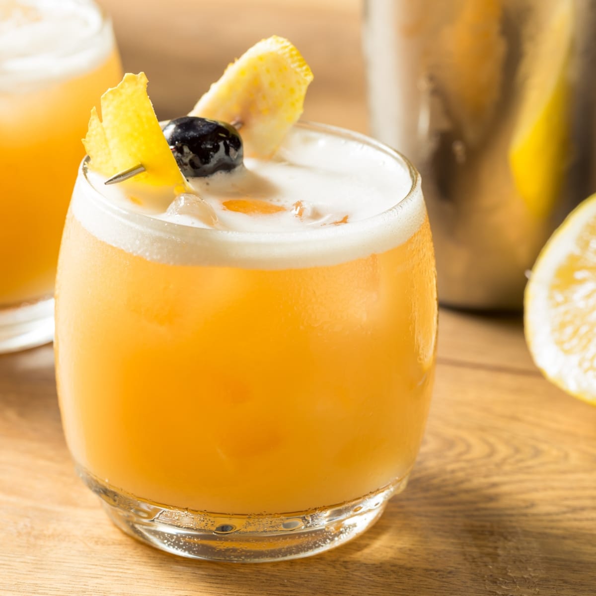Refreshing Amaretto Cocktail with Pineapple