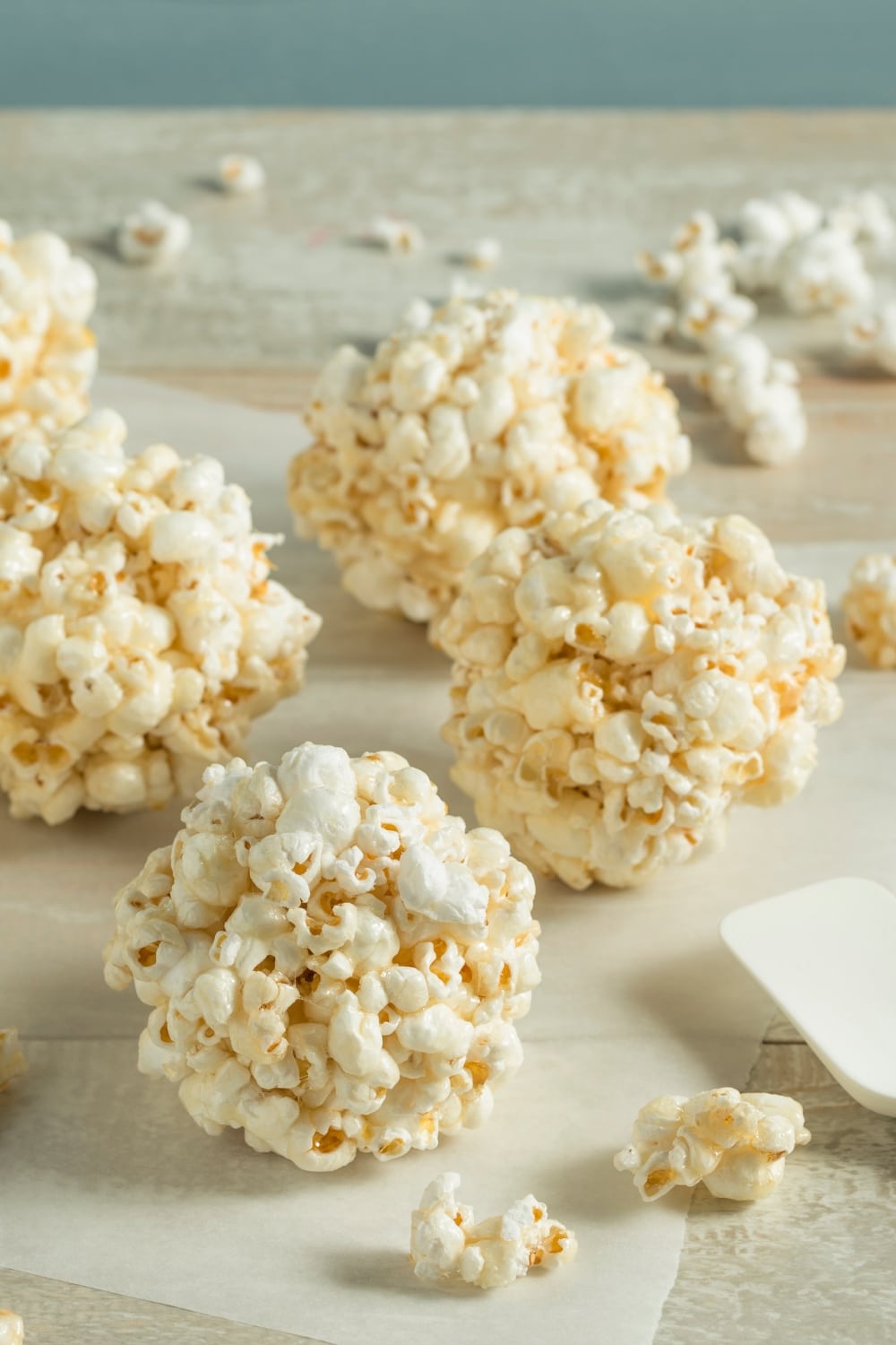 Crunchy Homemade Popcorn Balls