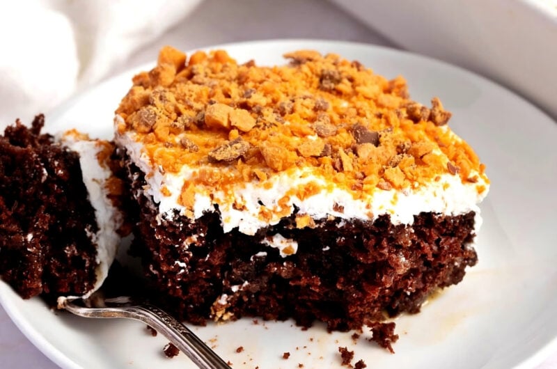 Holy Cow Cake Recipe (Butterfinger Poke Cake)