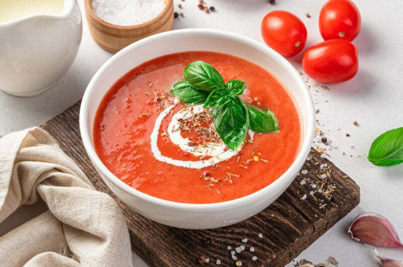 Tomato Basil Soup (Creamy Recipe)
