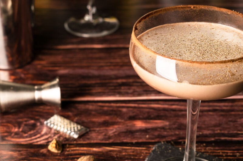Brandy Alexander (Classic Cocktail Recipe)