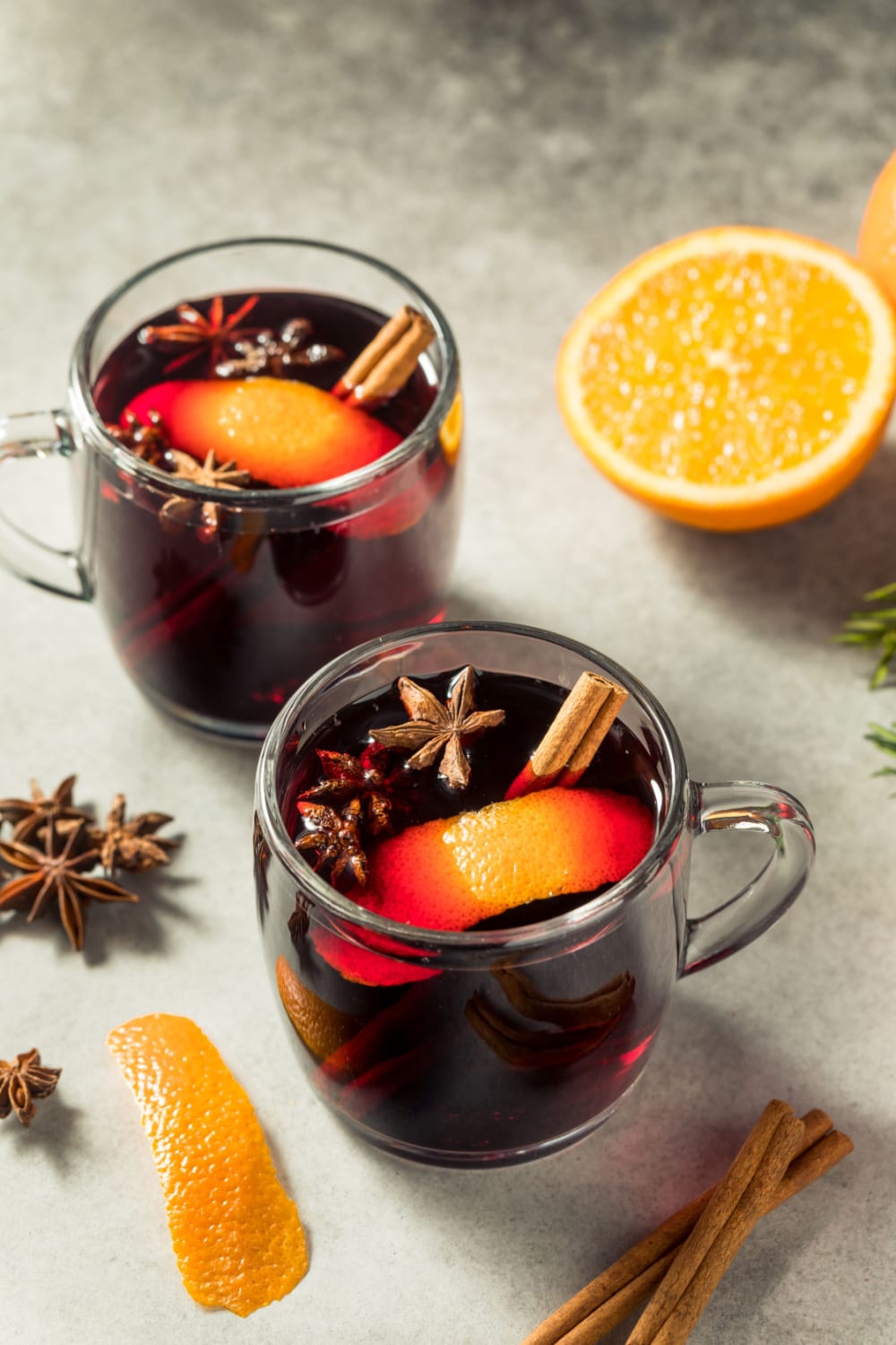 Fruity Boozy Mulled Wine with Cinnamon Anise and Orange Slice