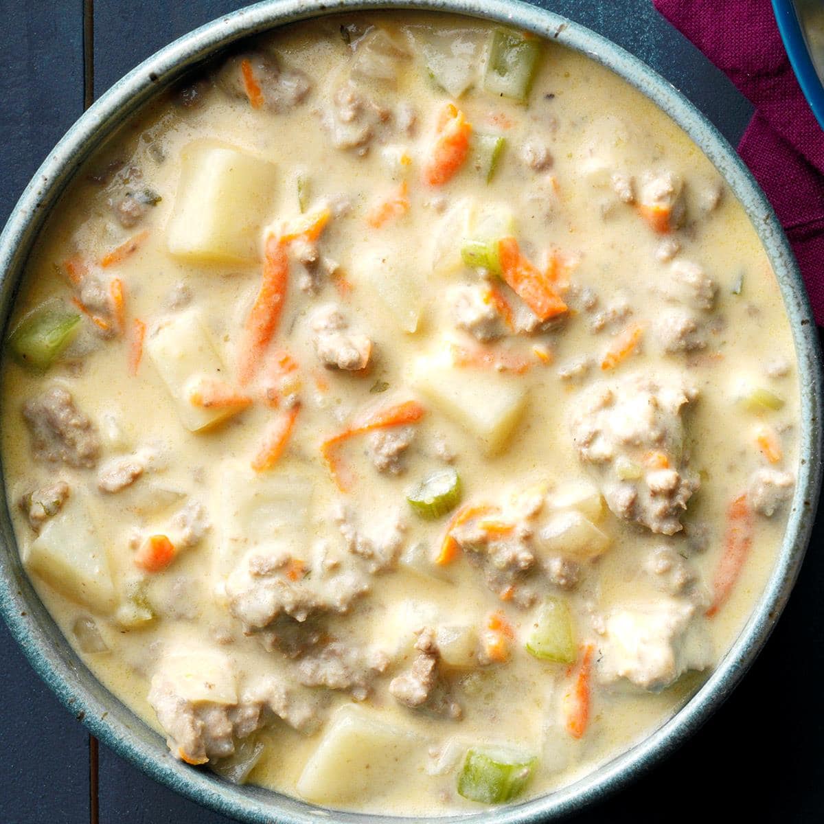 Creamy Cheeseburger Soup with Ground Beef, Carrots and Potatoes