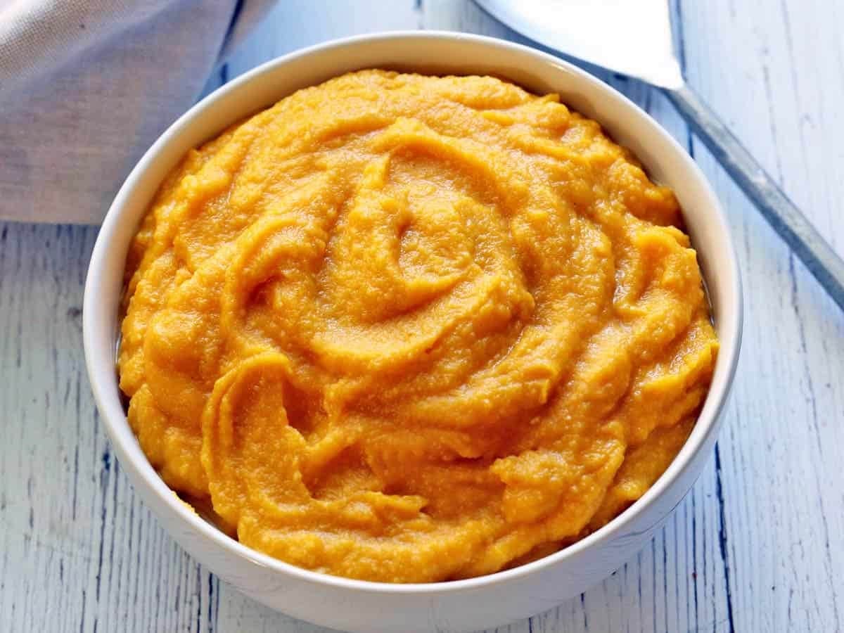 Mashed pumpkin in a bowl.