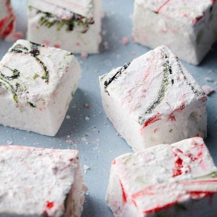 Peppermint Marshmallows with confectioners' sugar