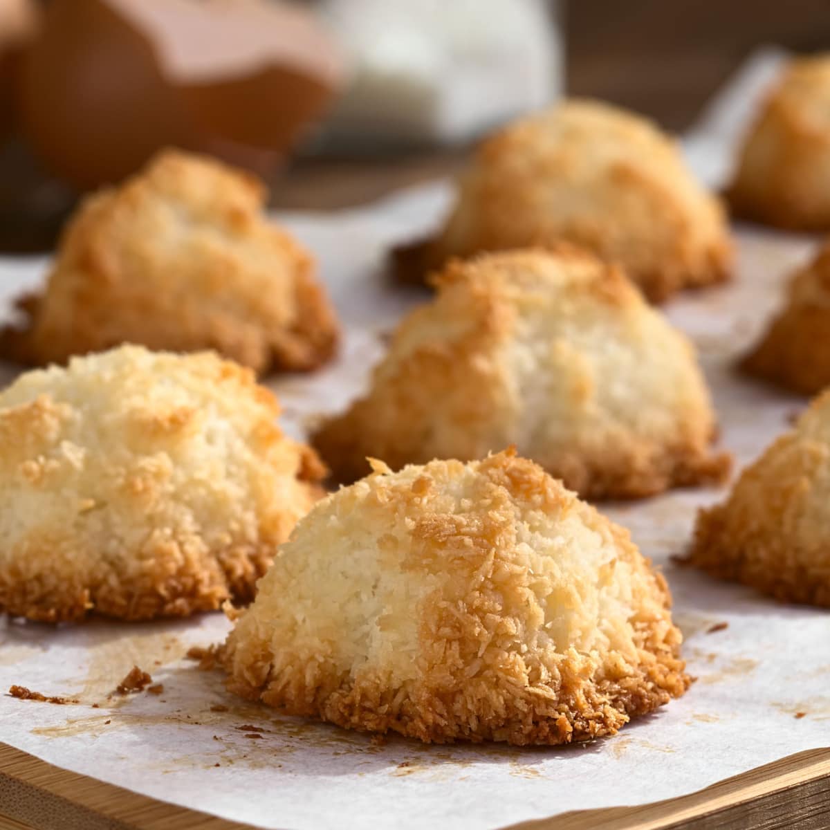 5-Ingredient Chewy Coconut Macaroons - Insanely Good