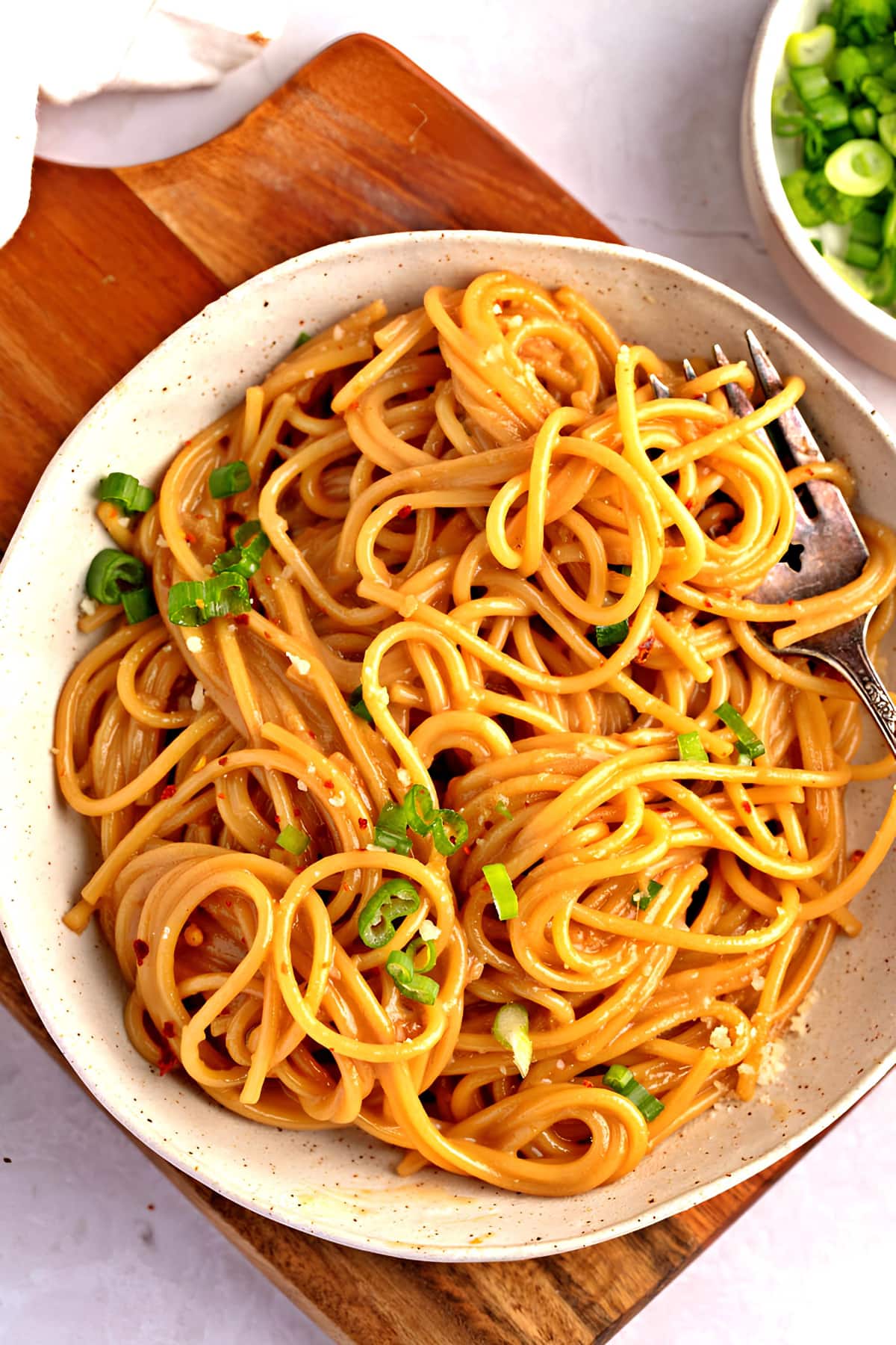 Garlic noodles with spices, spaghetti and cheese