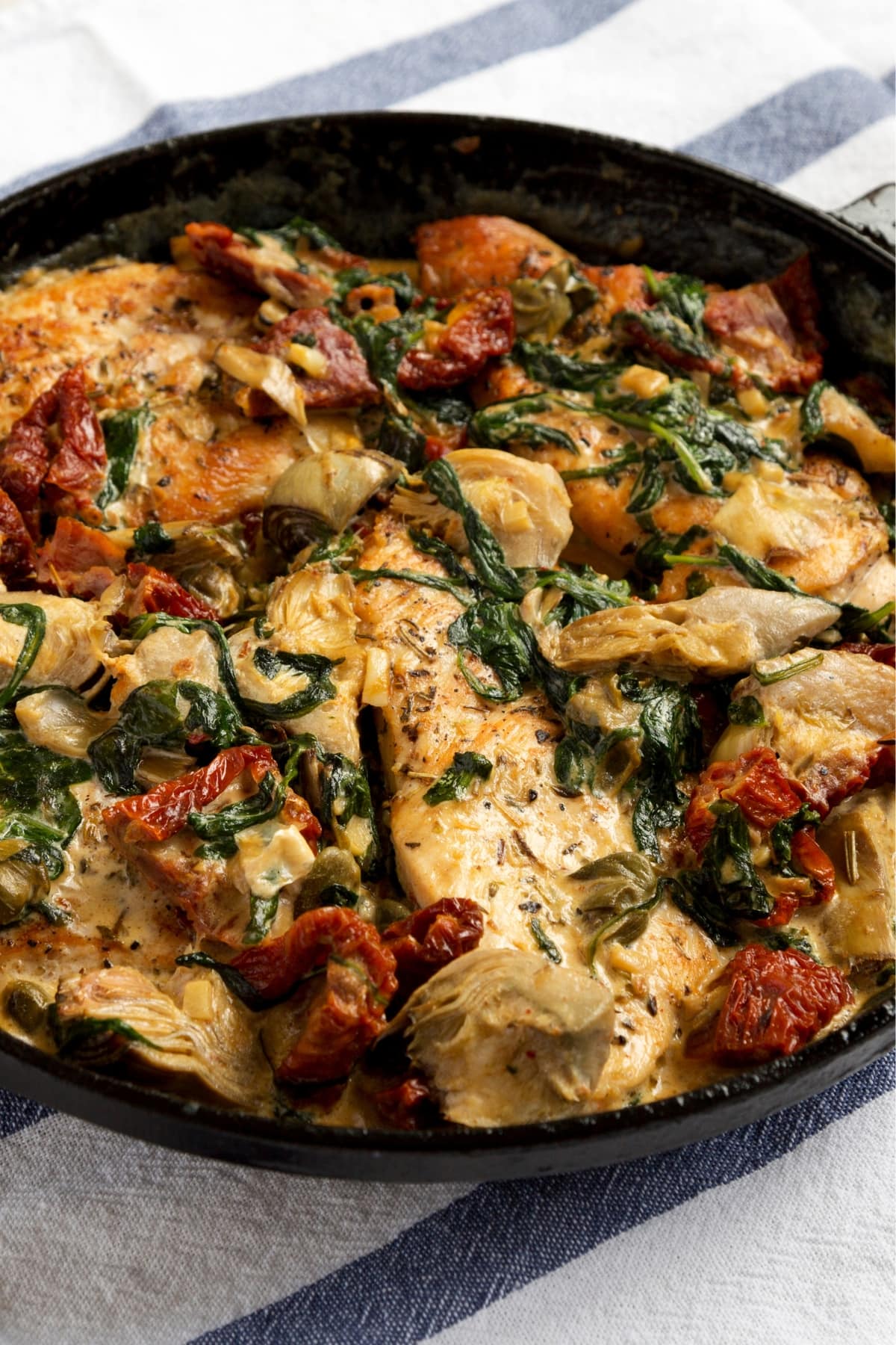 What to Serve with Tuscan Chicken (25 Best Side Dishes): Homemade Creamy Tuscan Chicken with Sun-Dried Tomatoes and Spinach