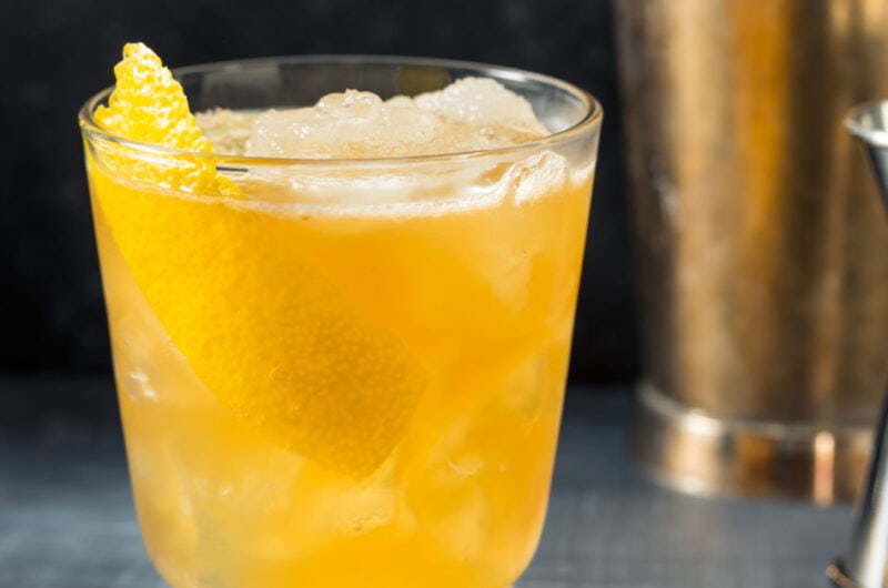 Gold Rush Cocktail (Best Recipe)