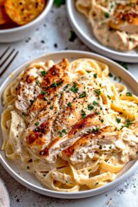 Copycat Olive Garden Chicken Alfredo Recipe - Insanely Good