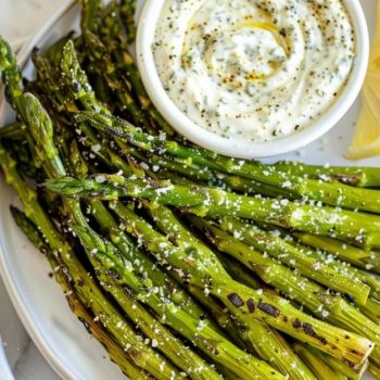 Best Air Fryer Asparagus (10-Minute Recipe)