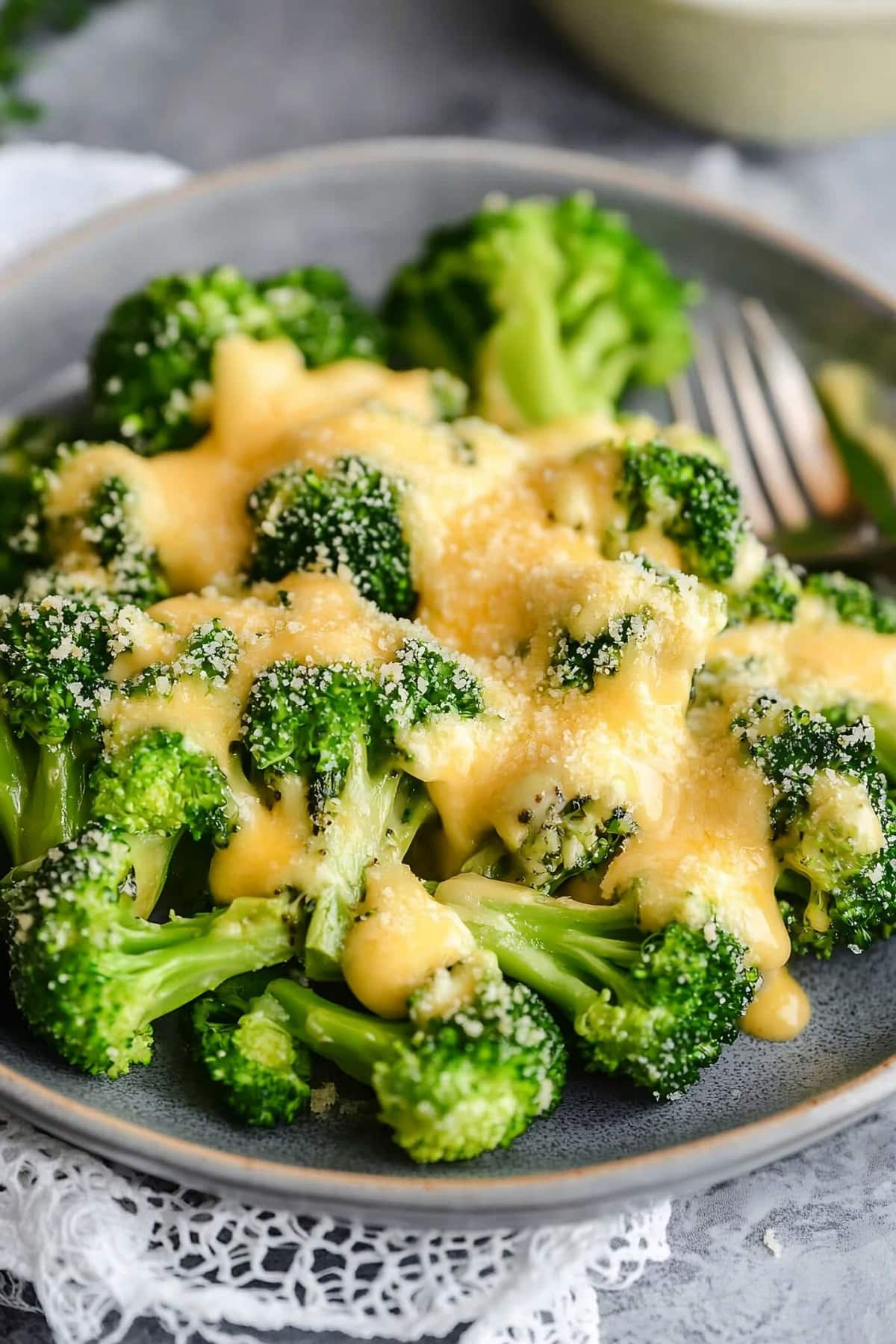 Quick and easy cheesy broccoli 