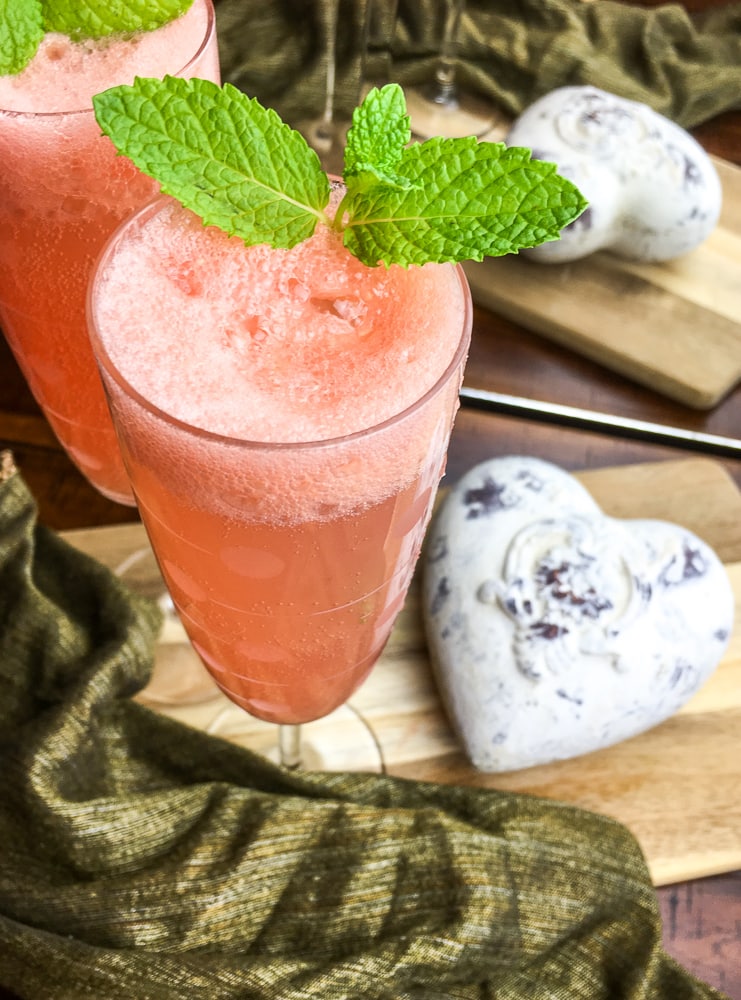 Mint Grapefruit Mimosa - Spring Cocktails & Drink Recipes